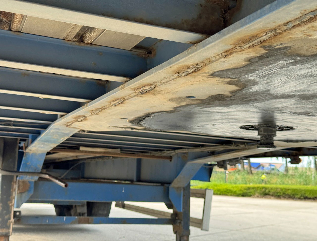 Curtainsider semi-trailer Renders 3 Axle Disc Brakes Lift Axle Nice Chassis Wooden Floor Sliding Roof: picture 13