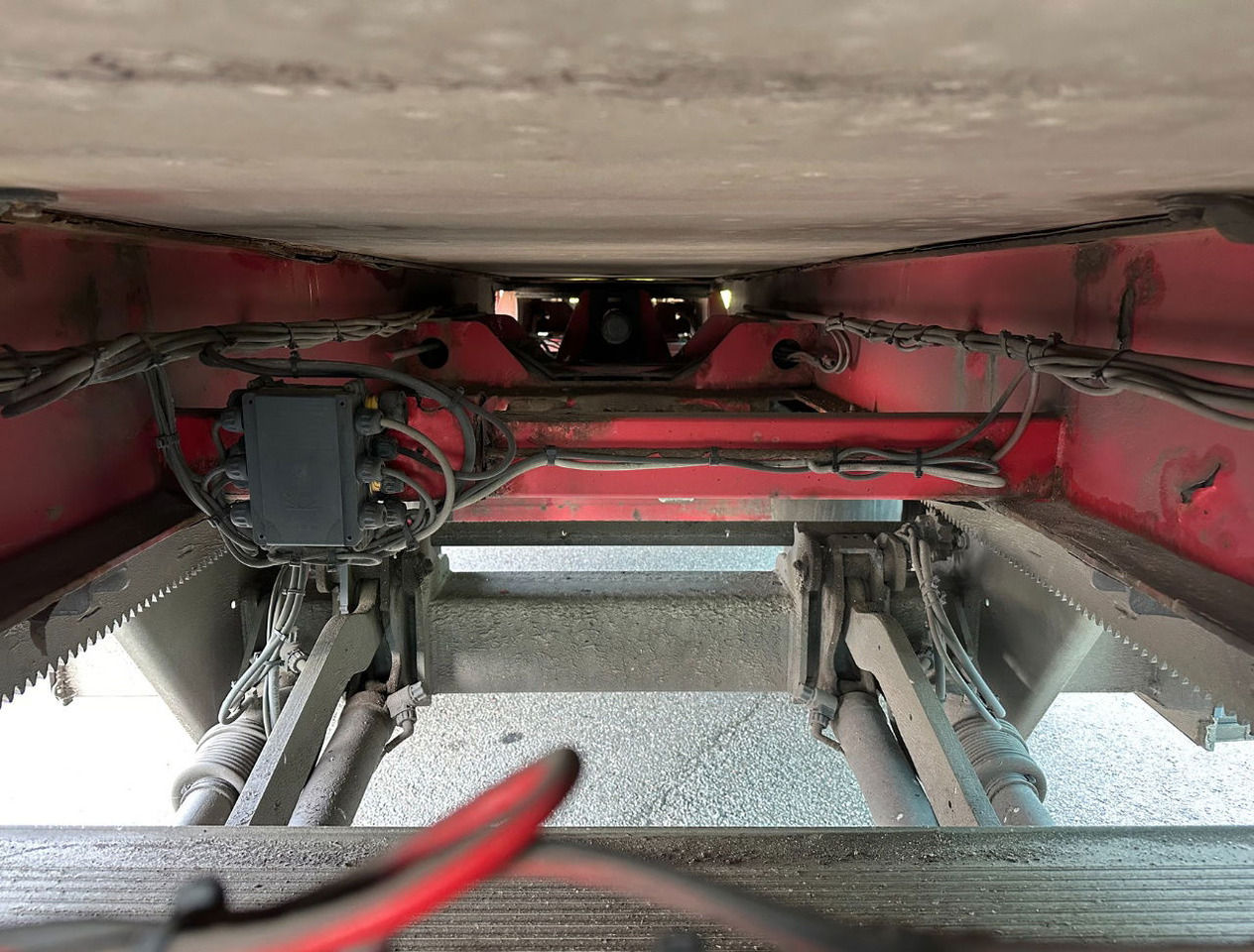 Refrigerator semi-trailer Renders Chereau Carrier Maxima 1300 Steering Axle Tail Lift Belgium Trailer: picture 22