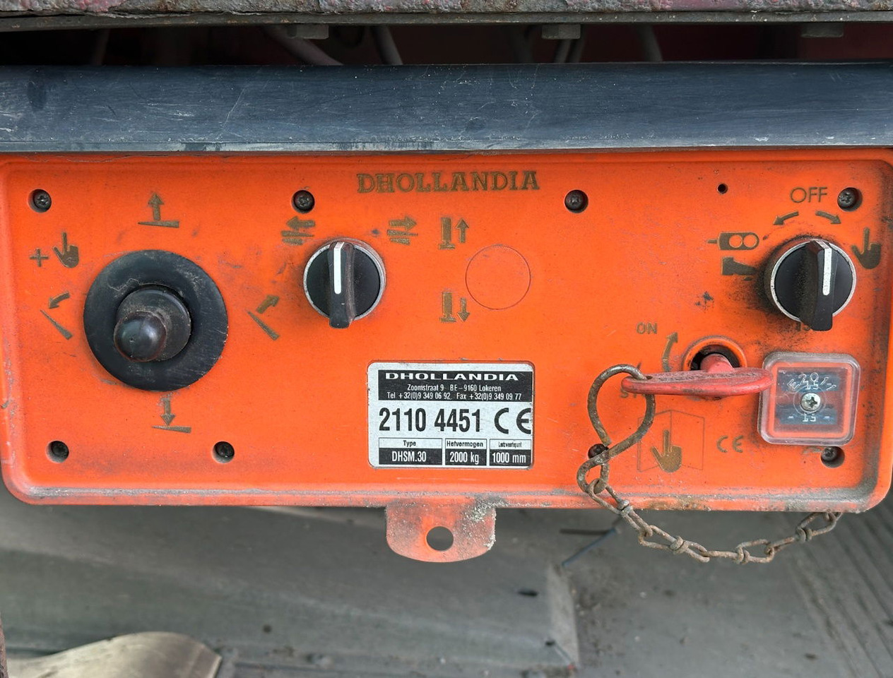 Refrigerator semi-trailer Renders Chereau Carrier Maxima 1300 Steering Axle Tail Lift Belgium Trailer: picture 17