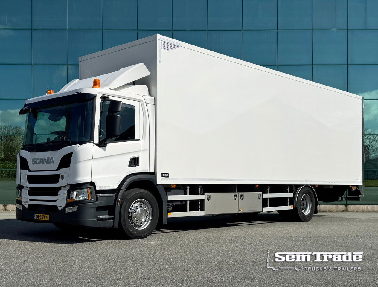 Box truck Scania P320 Heiwo 16 Karrenbak 275 CM Hoog Kachel 2.500 KG Klep Super Staat: picture 1