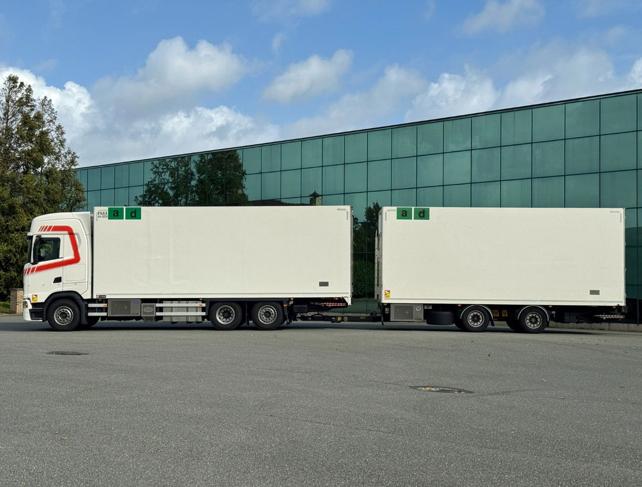 Scania S500 6X2 Retarder 50 CC Combi 2x Taillift TOP Condition Holland Truck - Refrigerator truck: picture 2 Scania S500 6X2 Retarder 50 CC Combi 2x Taillift TOP Condition Holland Truck - Refrigerator truck: picture 2