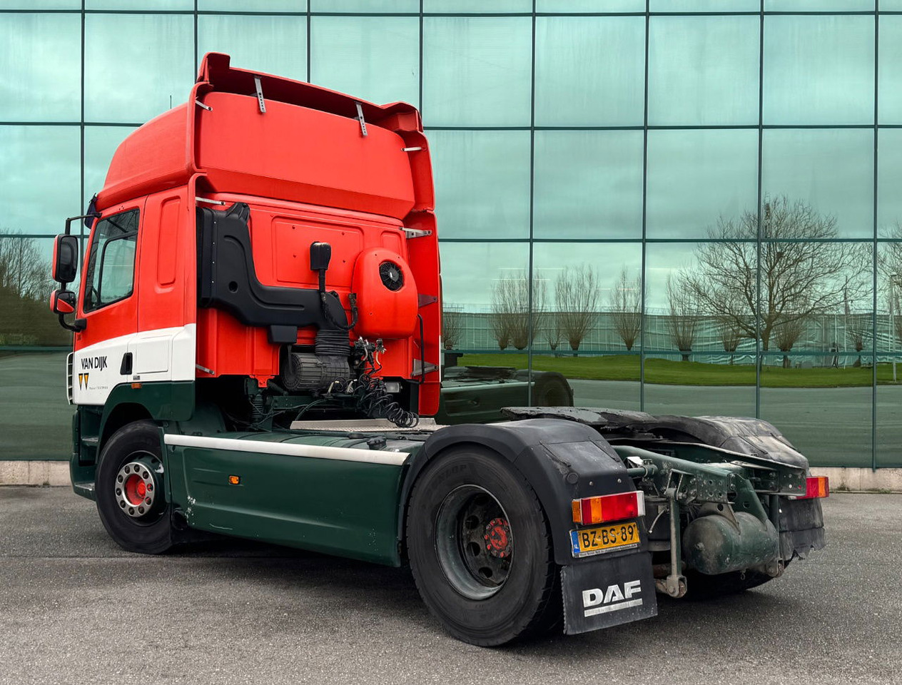 DAF CF 85.460 Only 229.800 KM Retarder - Intarder 2x Tanks Tires 90 NL Truck - Tractor unit: picture 3 DAF CF 85.460 Only 229.800 KM Retarder - Intarder 2x Tanks Tires 90 NL Truck - Tractor unit: picture 3