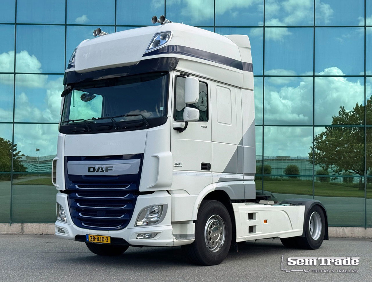 DAF XF 460 FT SSC 2x Tanks 685.000 KM Super Condition NL Truck 3 Pieces IN Stock - Tractor unit: picture 1 DAF XF 460 FT SSC 2x Tanks 685.000 KM Super Condition NL Truck 3 Pieces IN Stock - Tractor unit: picture 1