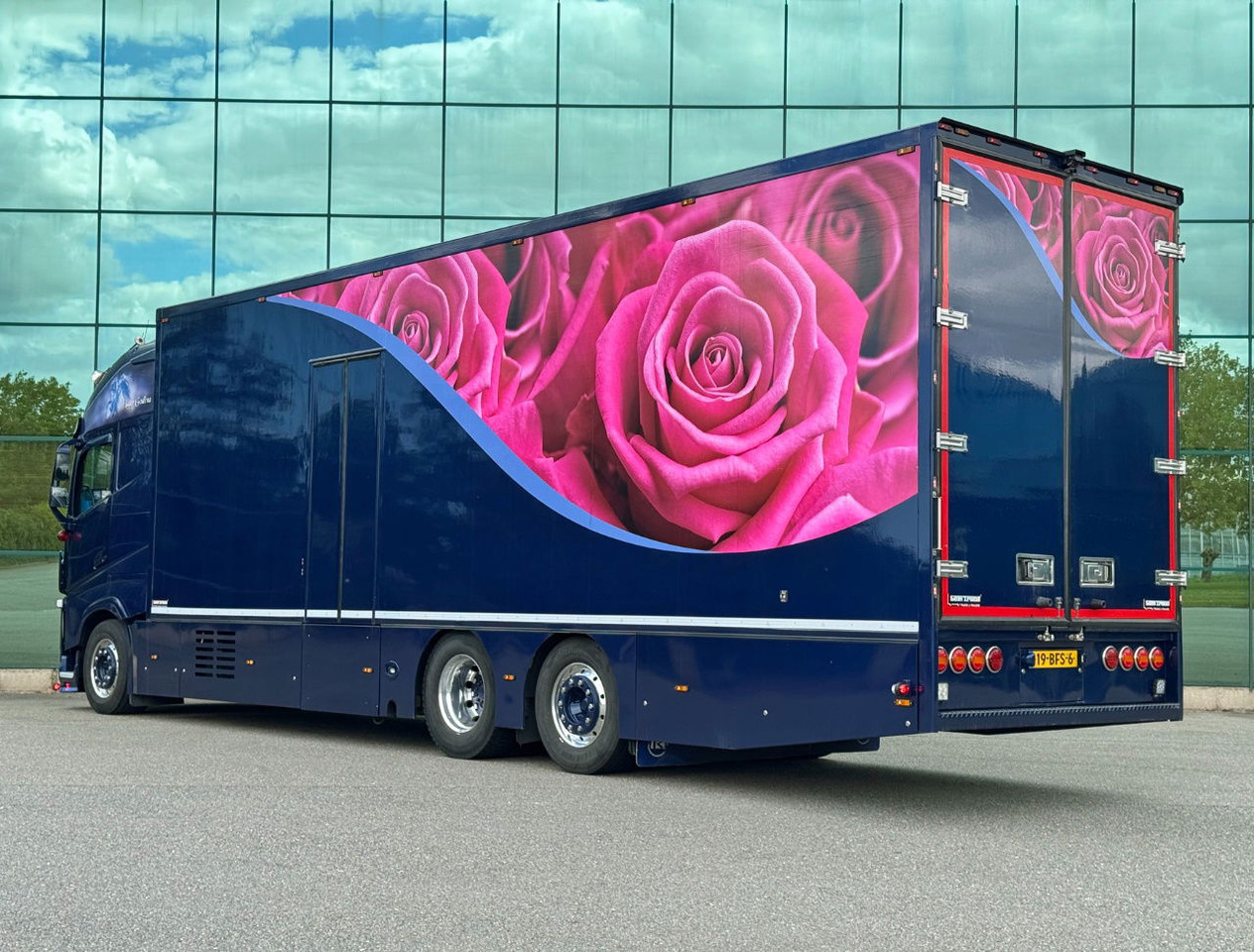 Volvo FH Full AIR Full Options Super Condition Show Truck Carrier Supra Flowers - Refrigerator truck: picture 3 Volvo FH Full AIR Full Options Super Condition Show Truck Carrier Supra Flowers - Refrigerator truck: picture 3