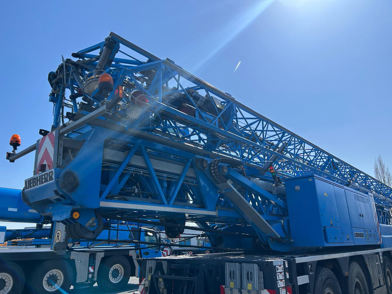 Mobile crane Liebherr MK 88 Plus: picture 7