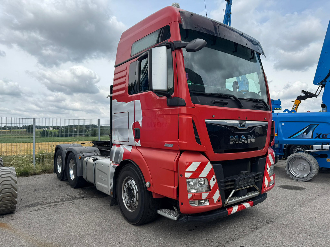 MAN TGX 26.560 6x4 - Tractor unit: picture 1 MAN TGX 26.560 6x4 - Tractor unit: picture 1