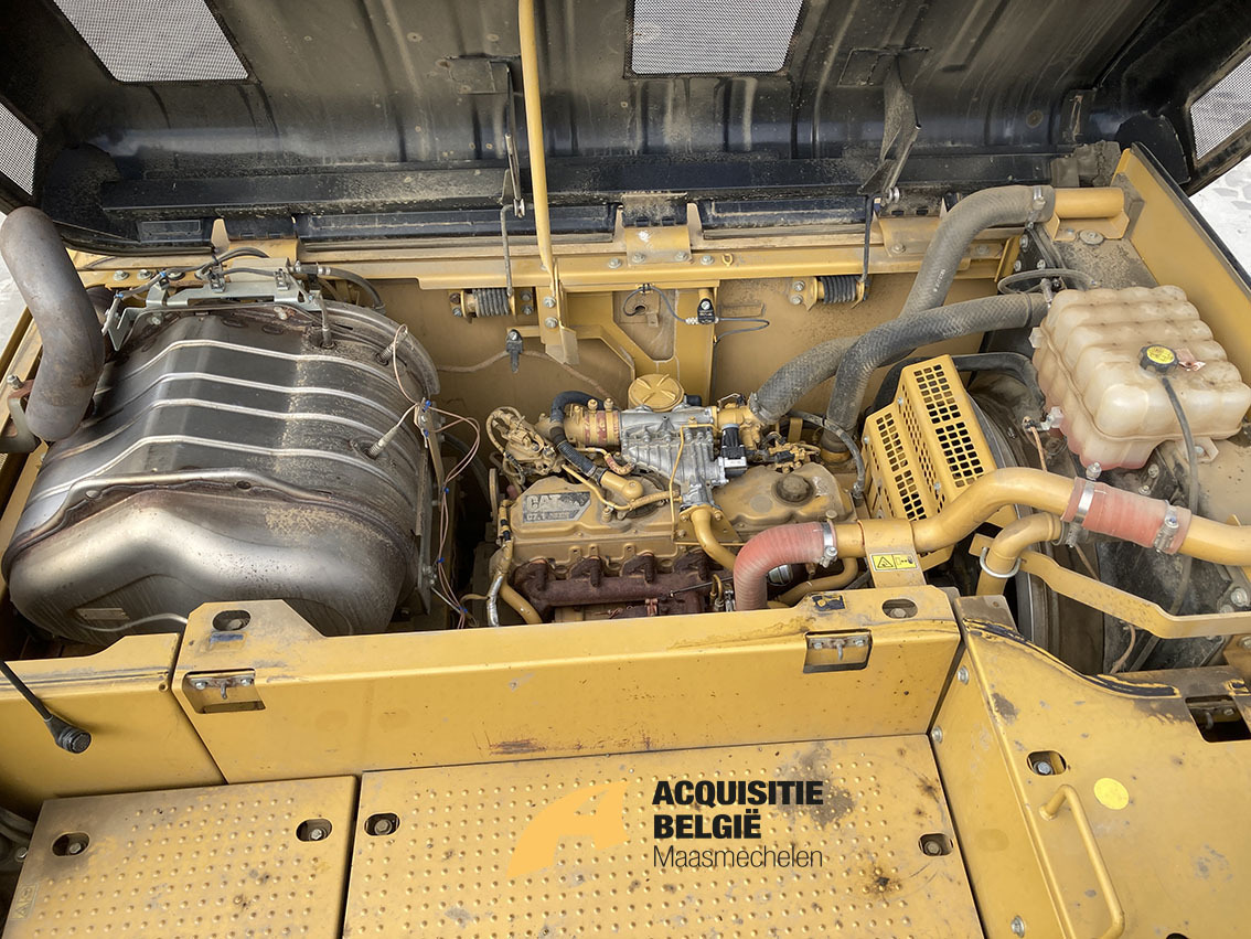 Crawler excavator CATERPILLAR 330F Long reach: picture 9