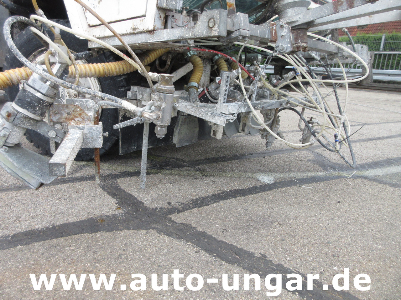 Euroliners Trassar Bagheera Markiermaschine Roadmarking Straßenmarkierung - Asphalt machine: picture 4 Euroliners Trassar Bagheera Markiermaschine Roadmarking Straßenmarkierung - Asphalt machine: picture 4