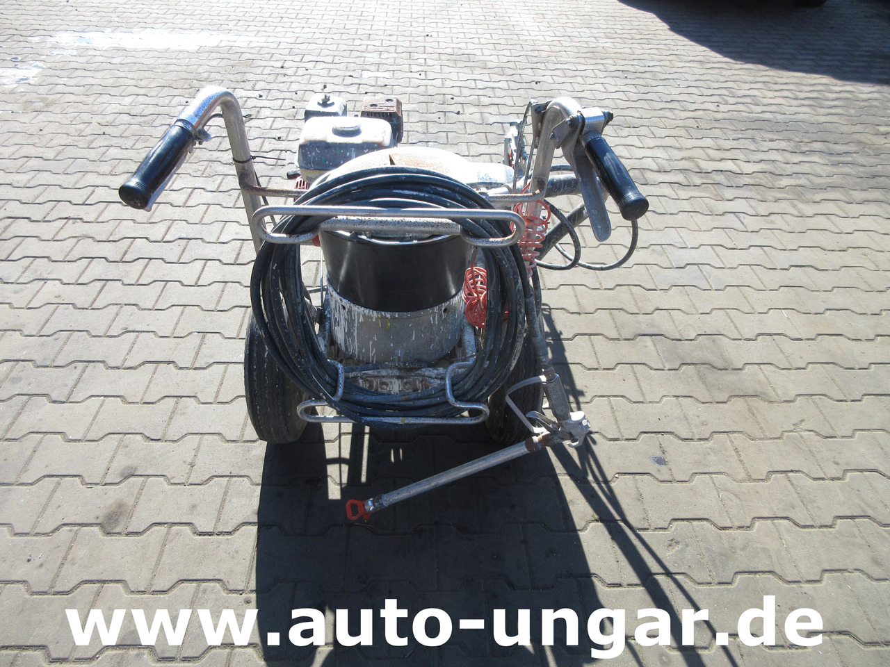 Graco LineLazer Striper GM 5000 Airless Roadmarking Machine Straßenmarkierung - Asphalt machine: picture 4 Graco LineLazer Striper GM 5000 Airless Roadmarking Machine Straßenmarkierung - Asphalt machine: picture 4