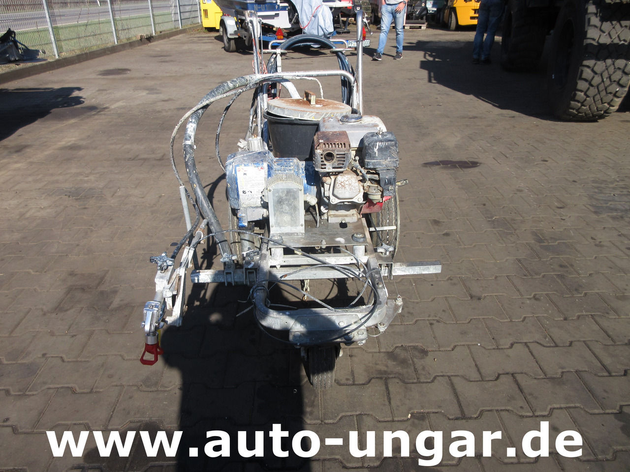 Graco LineLazer Striper GM 5000 Airless Roadmarking Machine Straßenmarkierung - Asphalt machine: picture 2 Graco LineLazer Striper GM 5000 Airless Roadmarking Machine Straßenmarkierung - Asphalt machine: picture 2