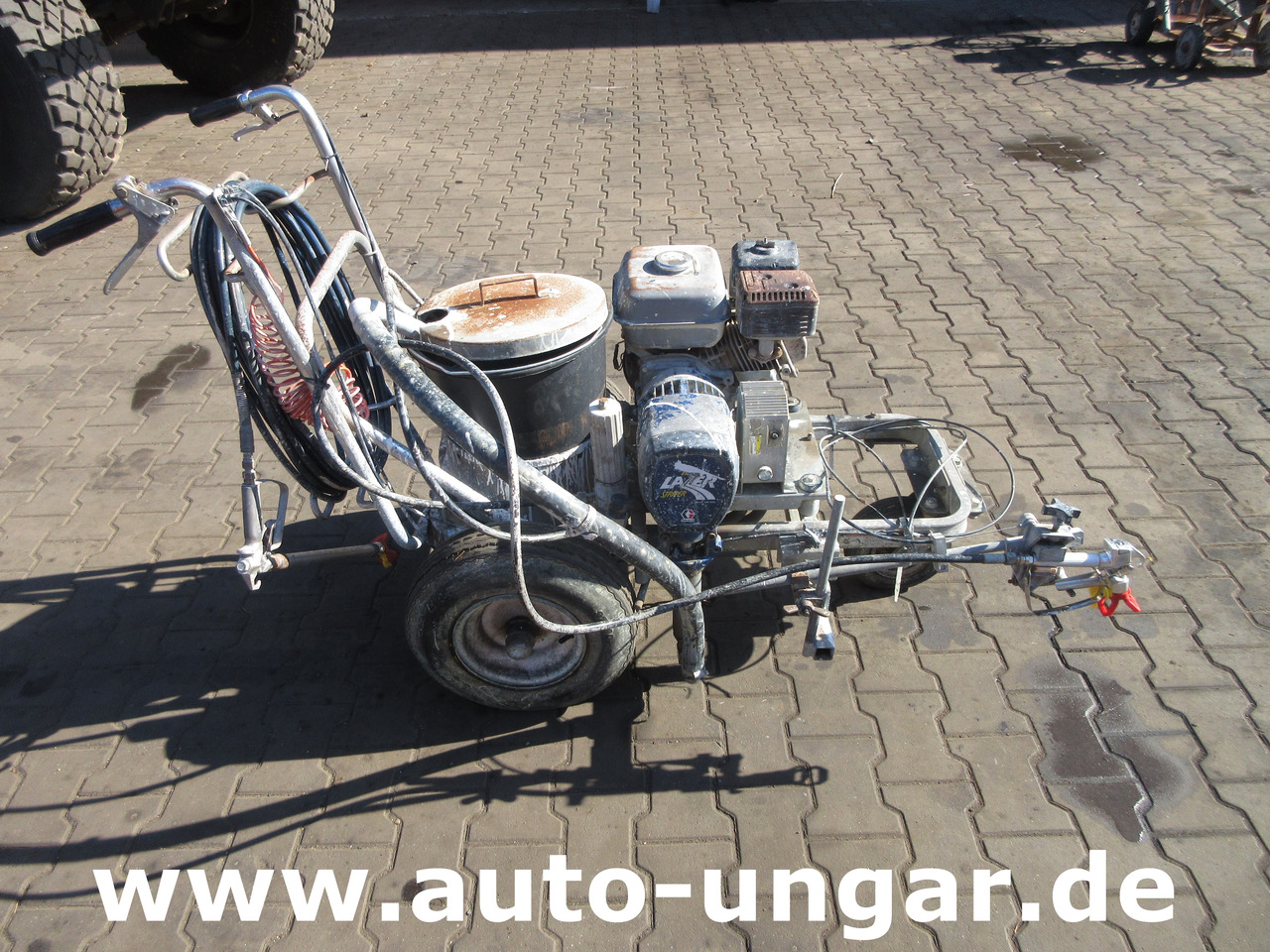 Graco LineLazer Striper GM 5000 Airless Roadmarking Machine Straßenmarkierung - Asphalt machine: picture 3 Graco LineLazer Striper GM 5000 Airless Roadmarking Machine Straßenmarkierung - Asphalt machine: picture 3