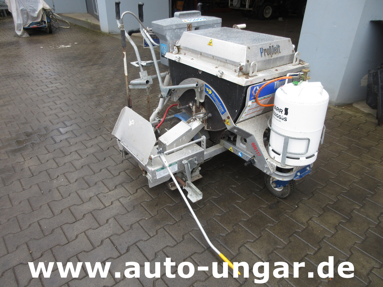 Graco ProMelt Thermolazer LineLazer 24H624 Baujahr 2022 Thermoplastic Roadmarking - Asphalt machine: picture 1 Graco ProMelt Thermolazer LineLazer 24H624 Baujahr 2022 Thermoplastic Roadmarking - Asphalt machine: picture 1