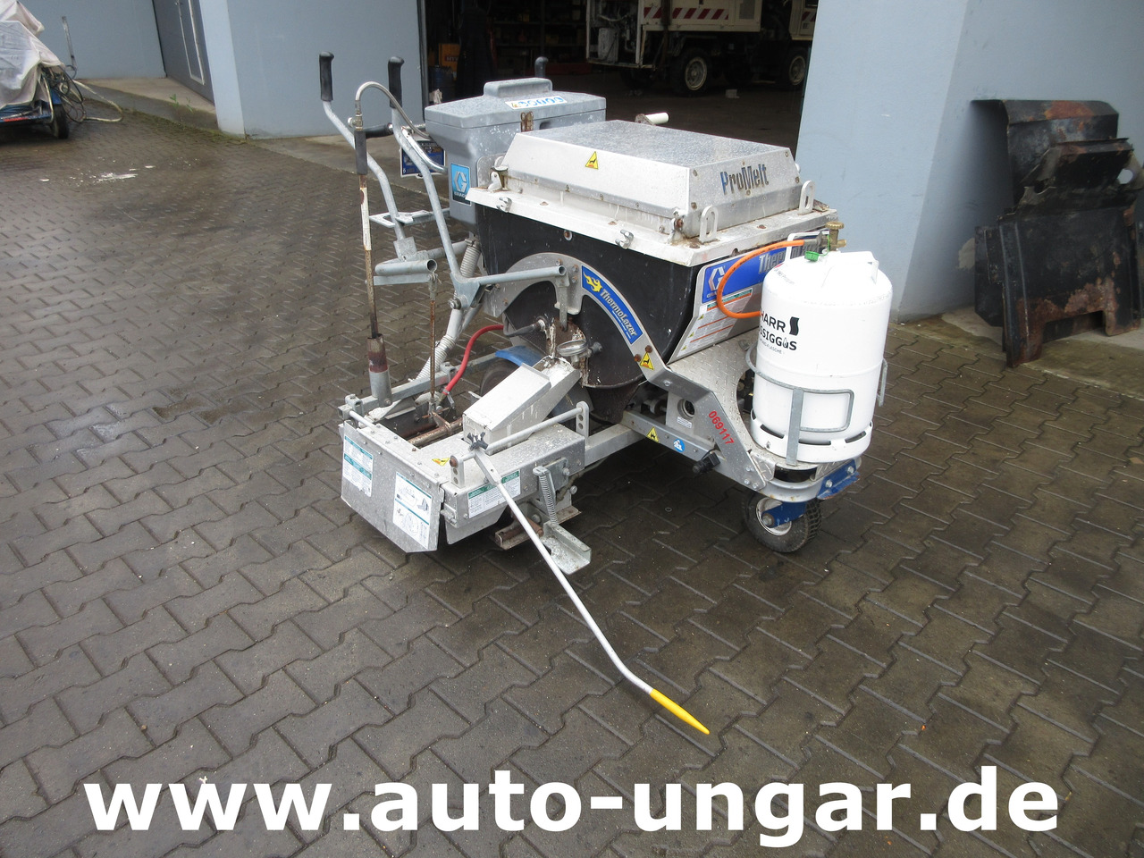 Graco ProMelt Thermolazer LineLazer 24H624 Baujahr 2022 Thermoplastic Roadmarking - Asphalt machine: picture 2 Graco ProMelt Thermolazer LineLazer 24H624 Baujahr 2022 Thermoplastic Roadmarking - Asphalt machine: picture 2