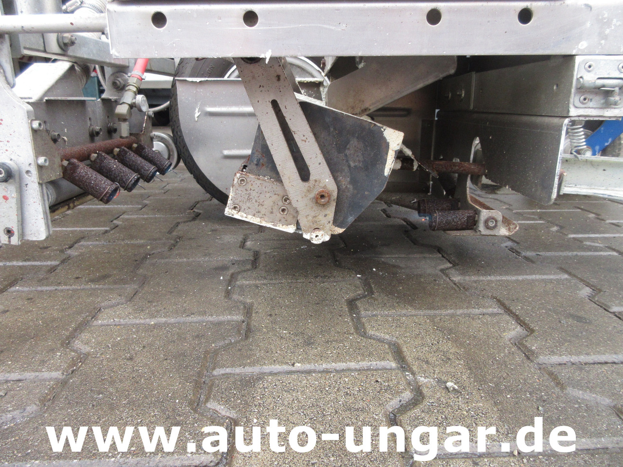 Graco ProMelt Thermolazer LineLazer 24H624 Baujahr 2022 Thermoplastic Roadmarking - Asphalt machine: picture 5 Graco ProMelt Thermolazer LineLazer 24H624 Baujahr 2022 Thermoplastic Roadmarking - Asphalt machine: picture 5