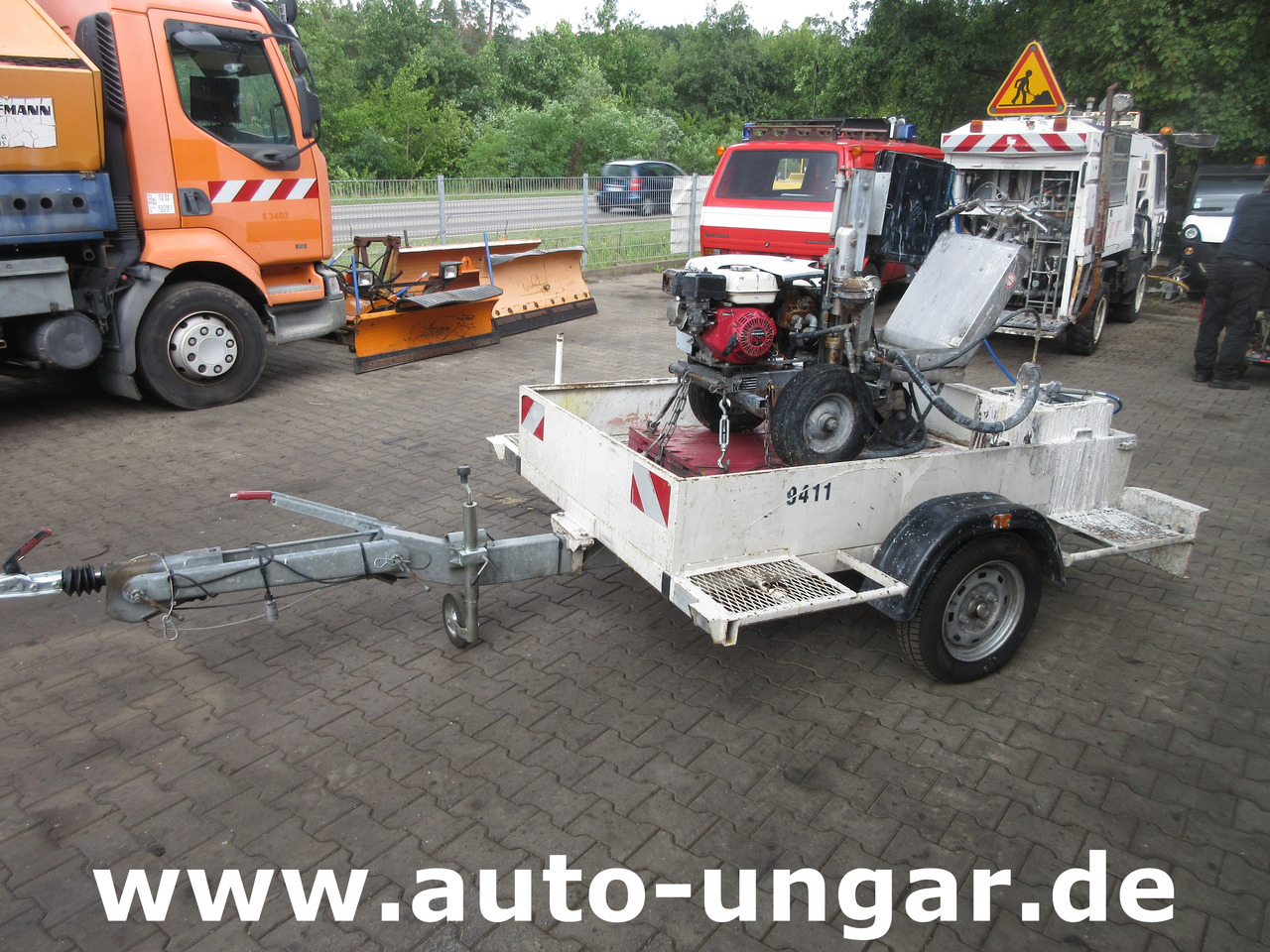 Graco Zebra 5 Airless Traceuse Markiermaschine Roadmarking Machine mit Trailer Hofmann - Asphalt machine: picture 1 Graco Zebra 5 Airless Traceuse Markiermaschine Roadmarking Machine mit Trailer Hofmann - Asphalt machine: picture 1