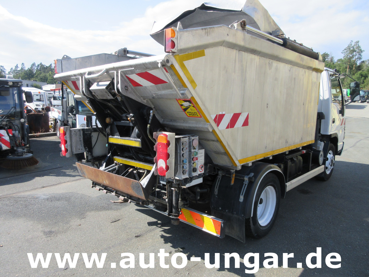 ISUZU NQR smoother NPR 75 Q75.Y07 Faun Müllwagen Euro 4 Kipper Lifter Presse - Garbage truck: picture 5 ISUZU NQR smoother NPR 75 Q75.Y07 Faun Müllwagen Euro 4 Kipper Lifter Presse - Garbage truck: picture 5
