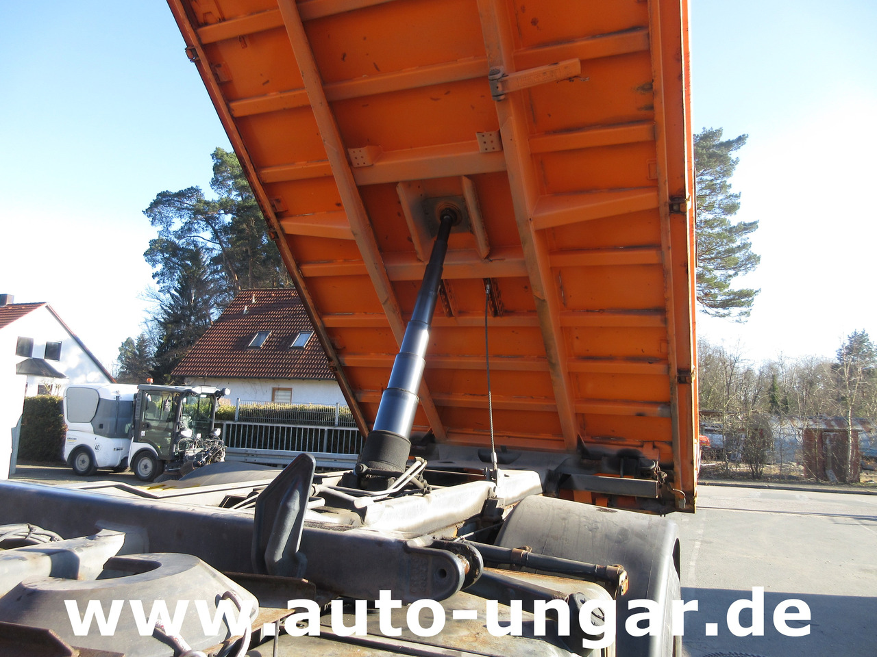 Tipper, Crane truck IVECO Trakker 360 Kipper Allrad 4x4 Kran Palfinger PK 9002 Kommunalhydraulik Winterdienst Euro 5: picture 22 Tipper, Crane truck IVECO Trakker 360 Kipper Allrad 4x4 Kran Palfinger PK 9002 Kommunalhydraulik Winterdienst Euro 5: picture 22