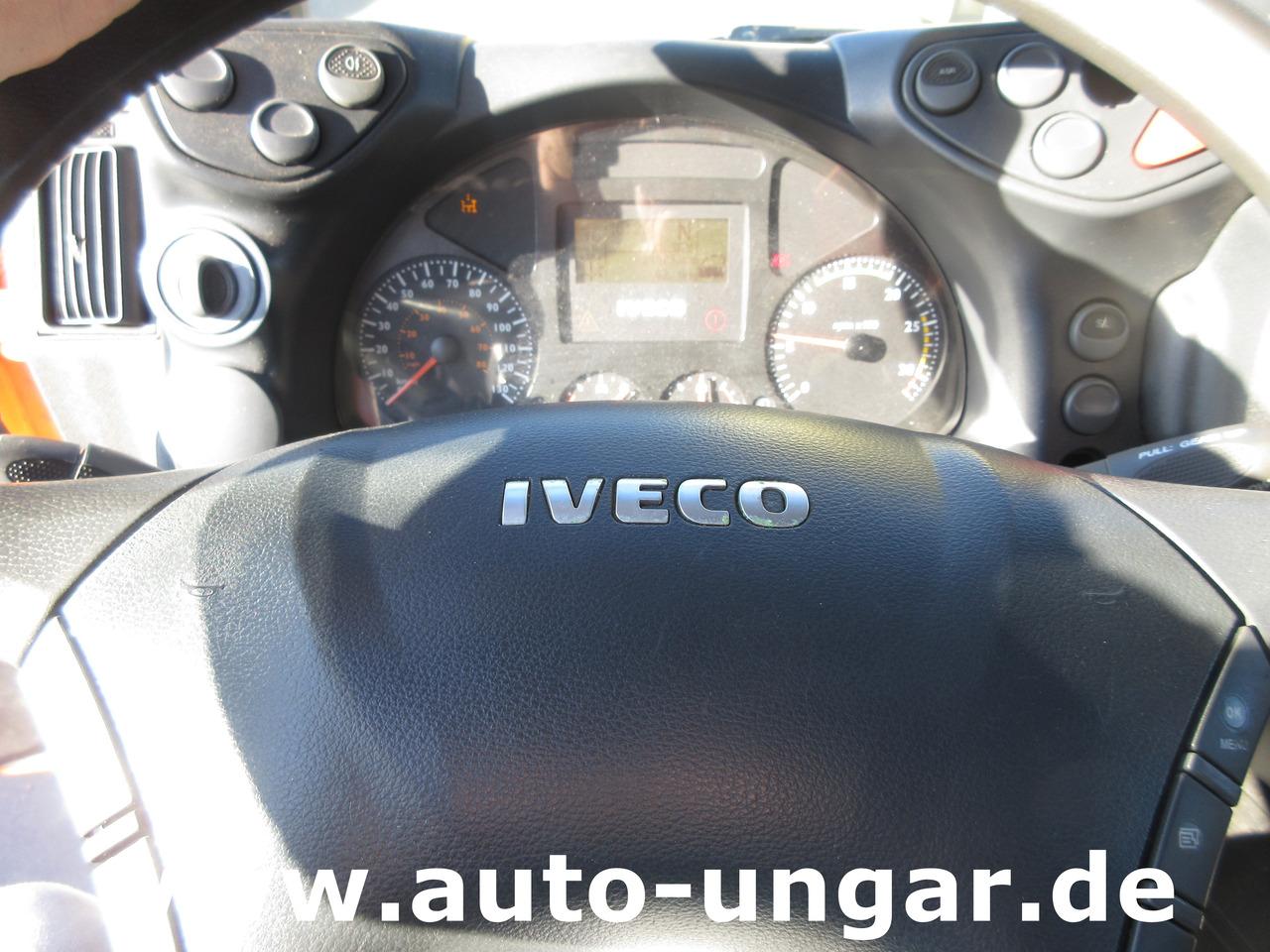 Tipper, Crane truck IVECO Trakker 360 Kipper Allrad 4x4 Kran Palfinger PK 9002 Kommunalhydraulik Winterdienst Euro 5: picture 28 Tipper, Crane truck IVECO Trakker 360 Kipper Allrad 4x4 Kran Palfinger PK 9002 Kommunalhydraulik Winterdienst Euro 5: picture 28