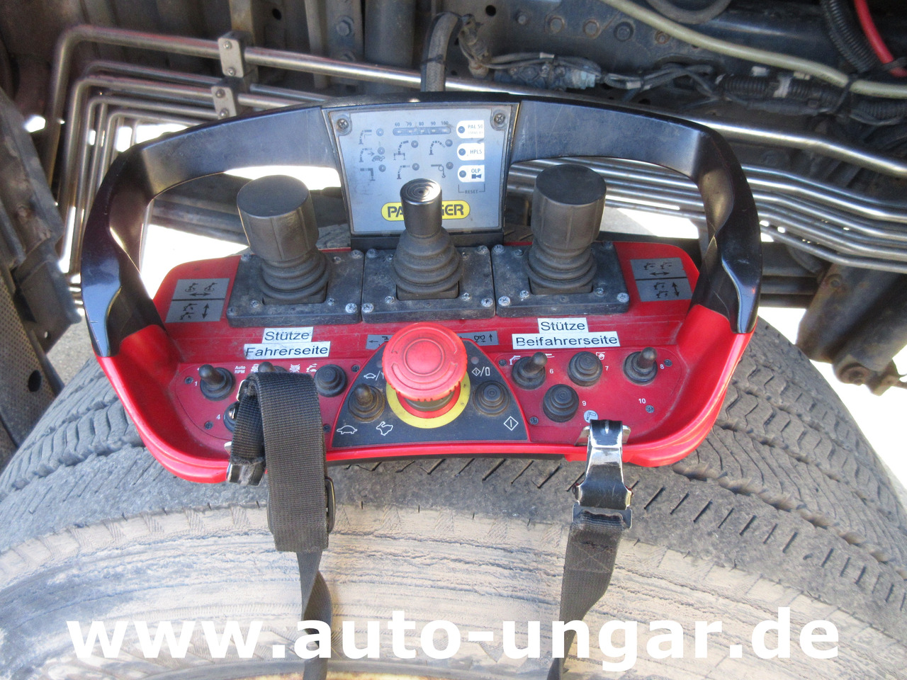 Tipper, Crane truck IVECO Trakker 360 Kipper Allrad 4x4 Kran Palfinger PK 9002 Kommunalhydraulik Winterdienst Euro 5: picture 34 Tipper, Crane truck IVECO Trakker 360 Kipper Allrad 4x4 Kran Palfinger PK 9002 Kommunalhydraulik Winterdienst Euro 5: picture 34