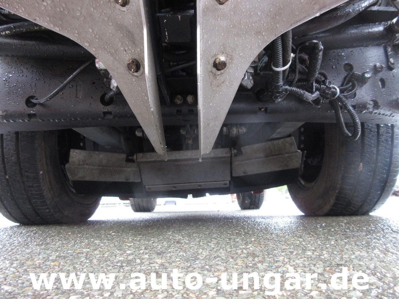 Road sweeper KÄRCHER MC130 Advanced Kehrmaschine Geräteträger 4x4 Kommunalfahrzeug MIC 130 Professional: picture 11