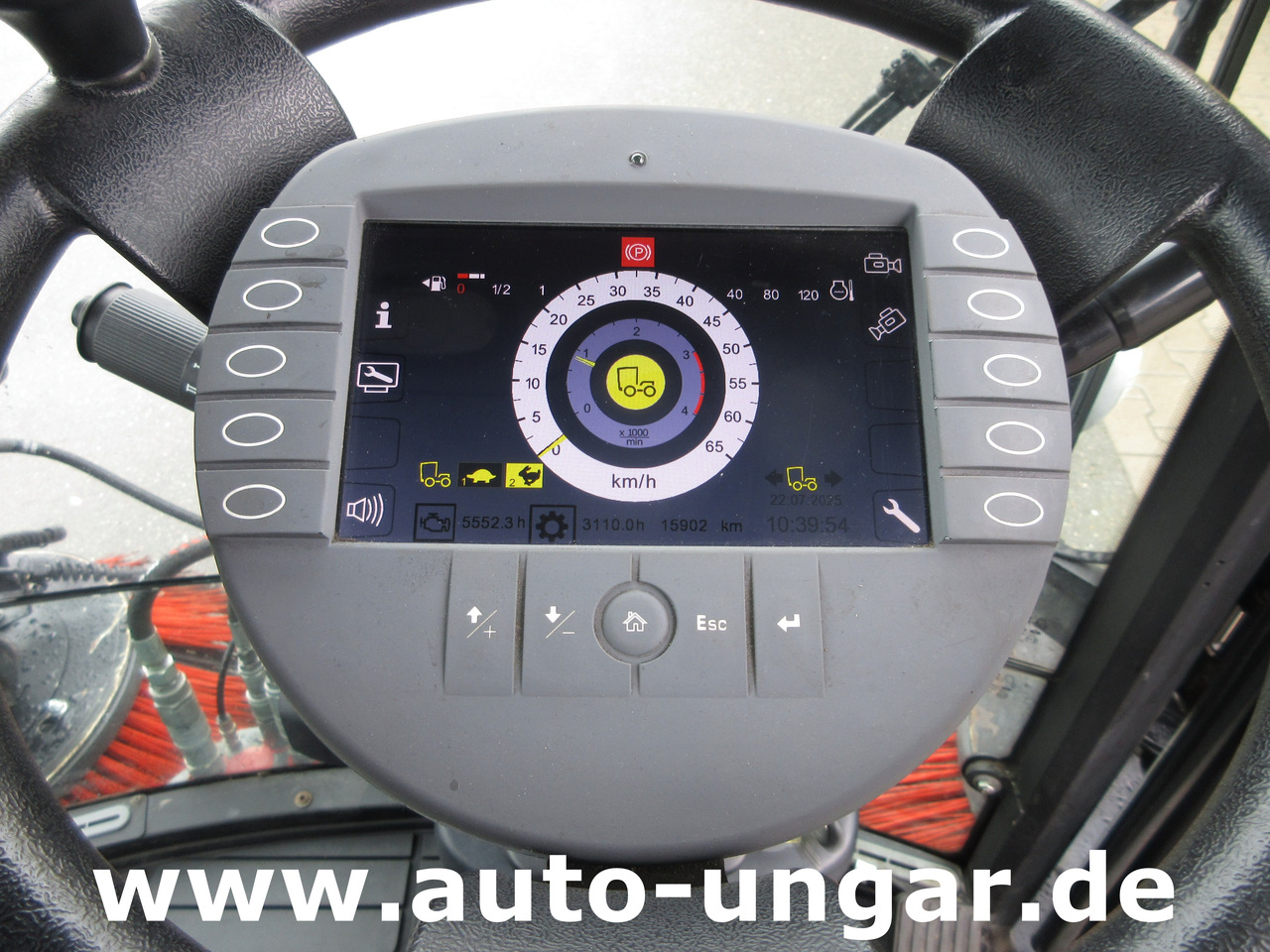Road sweeper KÄRCHER MC130 Advanced Kehrmaschine Geräteträger 4x4 Kommunalfahrzeug MIC 130 Professional: picture 15