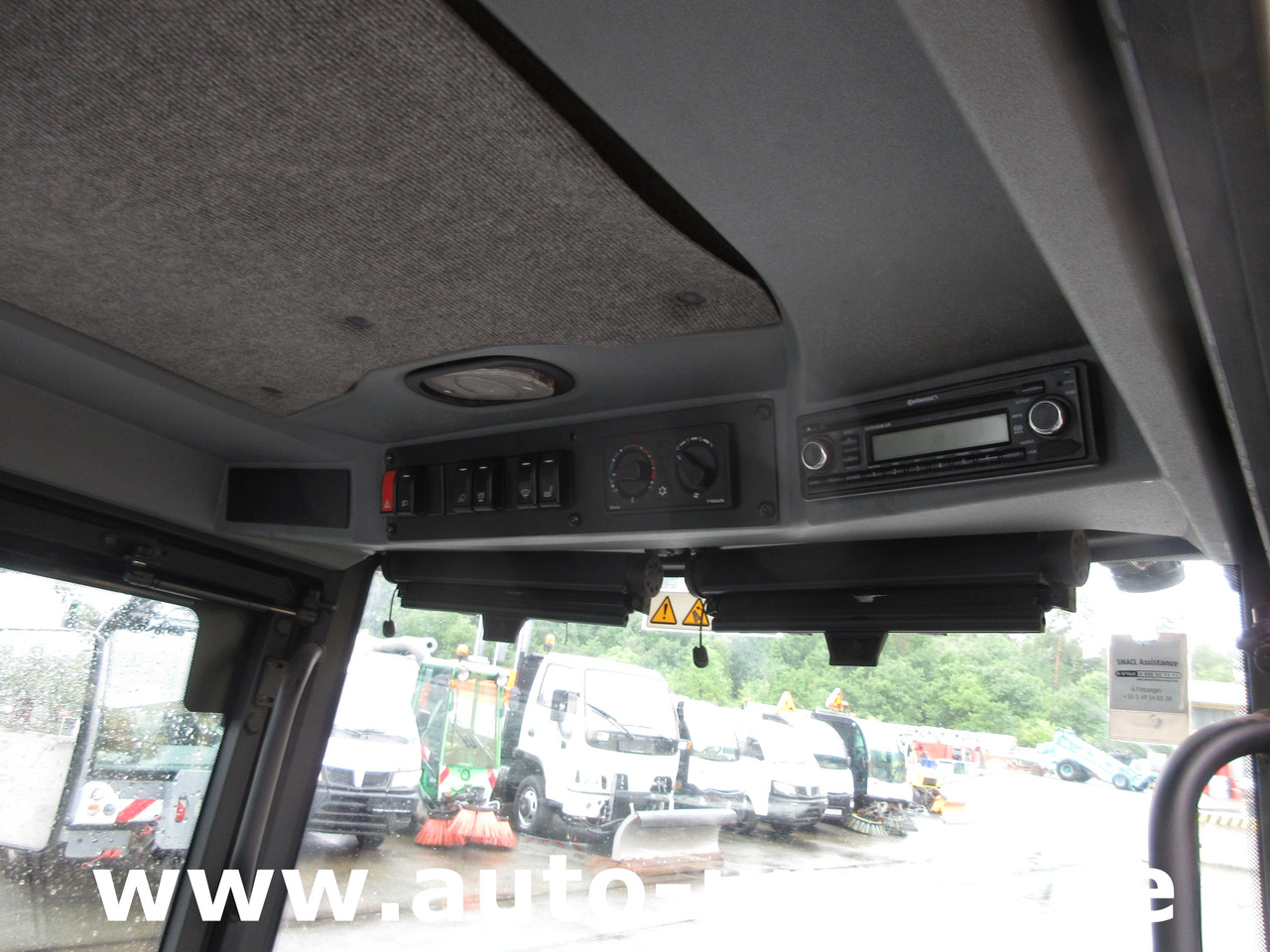 Road sweeper KÄRCHER MC130 Advanced Kehrmaschine Geräteträger 4x4 Kommunalfahrzeug MIC 130 Professional: picture 13