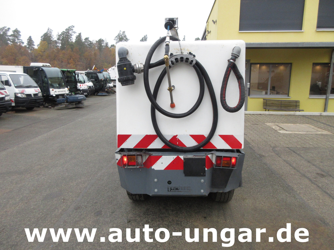 BOSCHUNG L3 Laveuse Kärcher Baujahr 2015 mit Hochdruckreiniger am Heck - Municipal/ Special vehicle: picture 5 BOSCHUNG L3 Laveuse Kärcher Baujahr 2015 mit Hochdruckreiniger am Heck - Municipal/ Special vehicle: picture 5