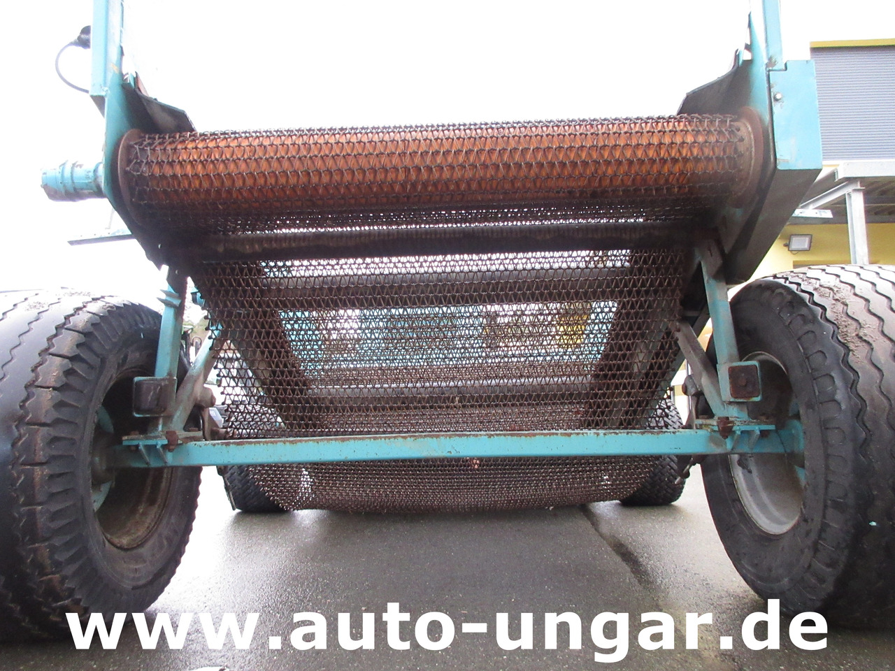 Municipal/ Special vehicle Kässbohrer BeachTech STR 2000 Baujahr 2003 BeachCleaner Strandreiniger °0043: picture 6 Municipal/ Special vehicle Kässbohrer BeachTech STR 2000 Baujahr 2003 BeachCleaner Strandreiniger °0043: picture 6