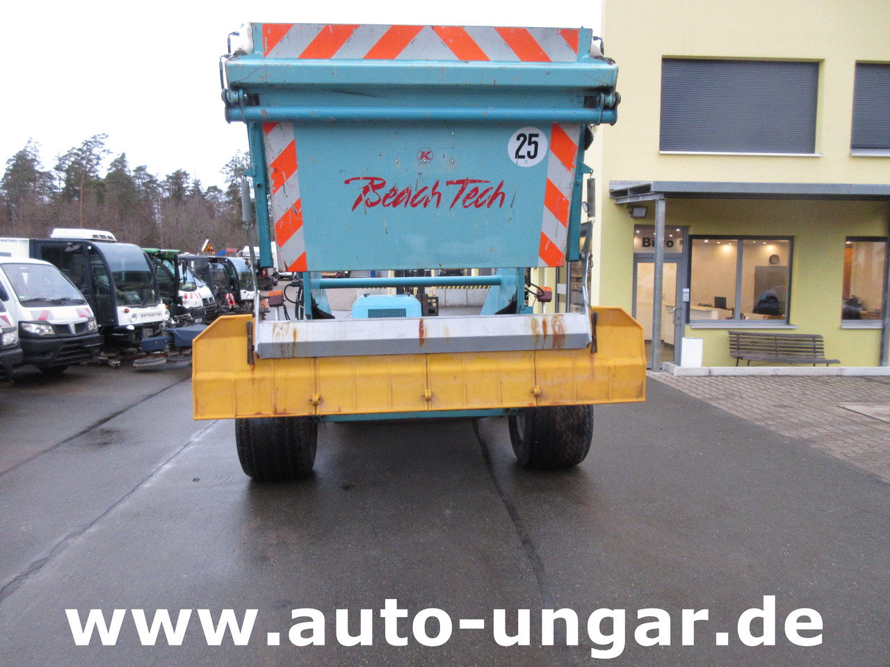 Municipal/ Special vehicle Kässbohrer BeachTech STR 2000 Baujahr 2003 BeachCleaner Strandreiniger °0043: picture 5 Municipal/ Special vehicle Kässbohrer BeachTech STR 2000 Baujahr 2003 BeachCleaner Strandreiniger °0043: picture 5