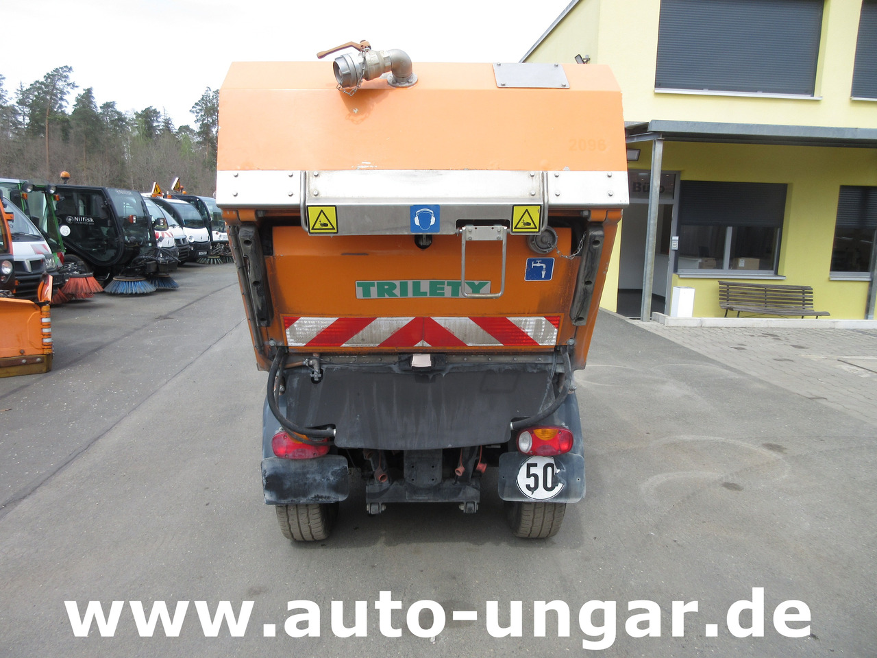Multicar Tremo X56 4x4 Euro 5 Bj. 2015 Trilety TXK Kehr-Aufbau Motorschaden - Municipal/ Special vehicle: picture 5 Multicar Tremo X56 4x4 Euro 5 Bj. 2015 Trilety TXK Kehr-Aufbau Motorschaden - Municipal/ Special vehicle: picture 5