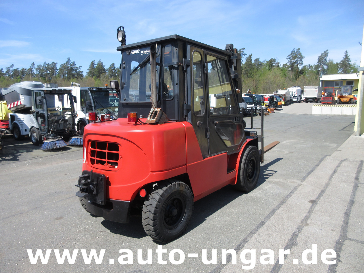 Nissan F04D 400 Diesel Gabelstapler 4.000kg Motorschaden Bj. 2002 - Diesel forklift: picture 3 Nissan F04D 400 Diesel Gabelstapler 4.000kg Motorschaden Bj. 2002 - Diesel forklift: picture 3