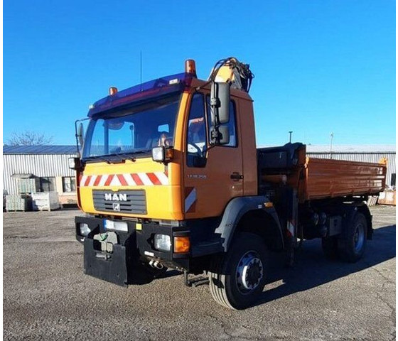 MAN LE18.250 - Tipper, Crane truck: picture 2 MAN LE18.250 - Tipper, Crane truck: picture 2