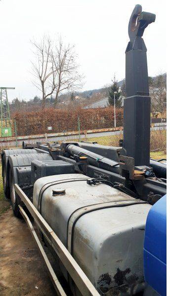 Hook lift truck MAN TGA 26.460: picture 12