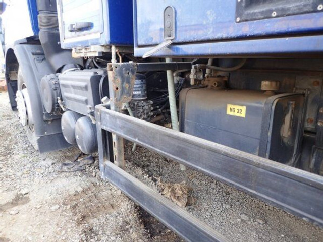 Tank truck for transportation of fuel Renault 19.5t +8m3 (5+3) Kobit: picture 13