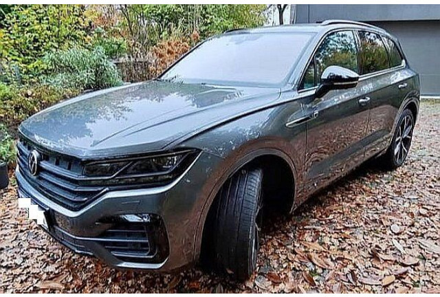 Car Volkswagen Touareg 3.0 TDi R-line 4-motion: picture 7