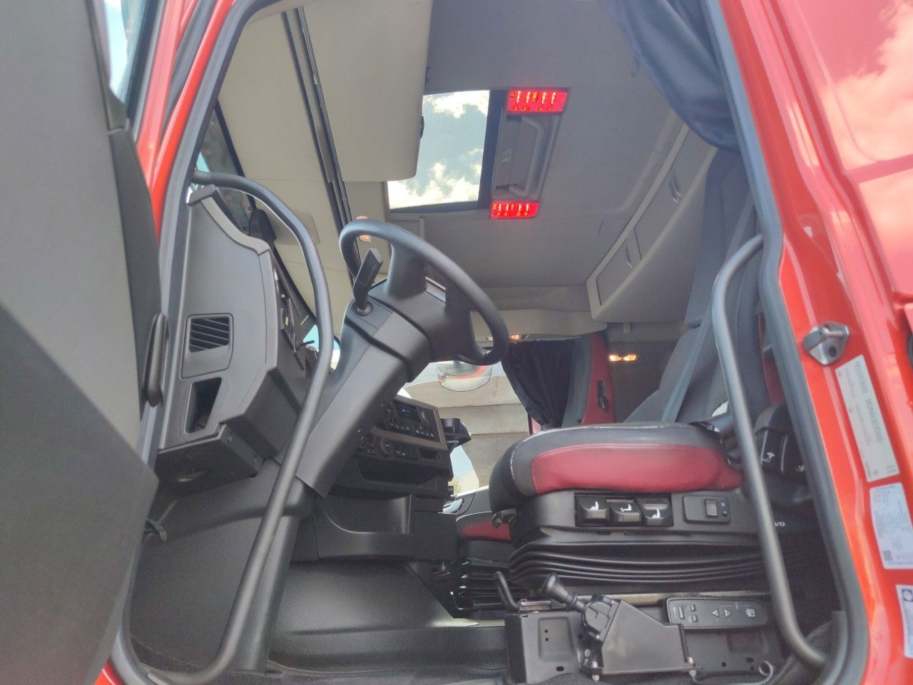 Volvo FH 13.500 - Tractor unit: picture 5 Volvo FH 13.500 - Tractor unit: picture 5