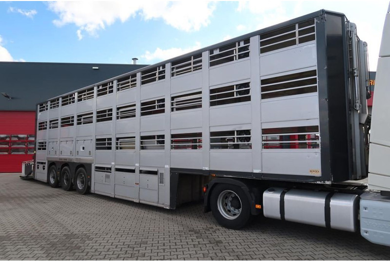 Livestock semi-trailer Berdex XXXL LINER: picture 1