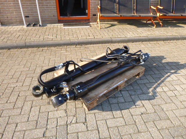 CAT 315/316/318 - Hydraulic cylinder for Crawler excavator: picture 1 CAT 315/316/318 - Hydraulic cylinder for Crawler excavator: picture 1