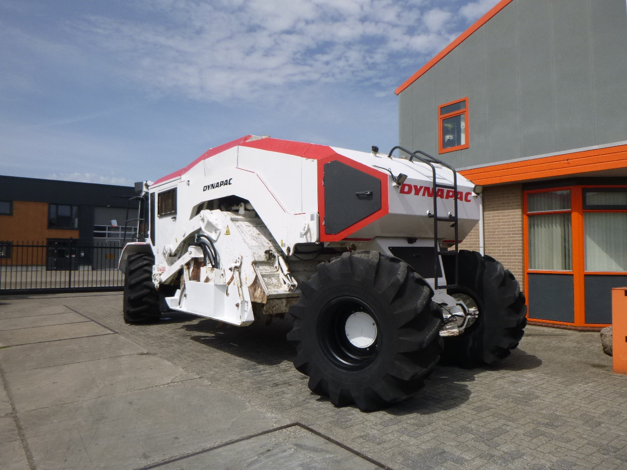 DYNAPAC DS400(RABAUD ROTOSTAB 525) - Soil stabilizer: picture 2 DYNAPAC DS400(RABAUD ROTOSTAB 525) - Soil stabilizer: picture 2