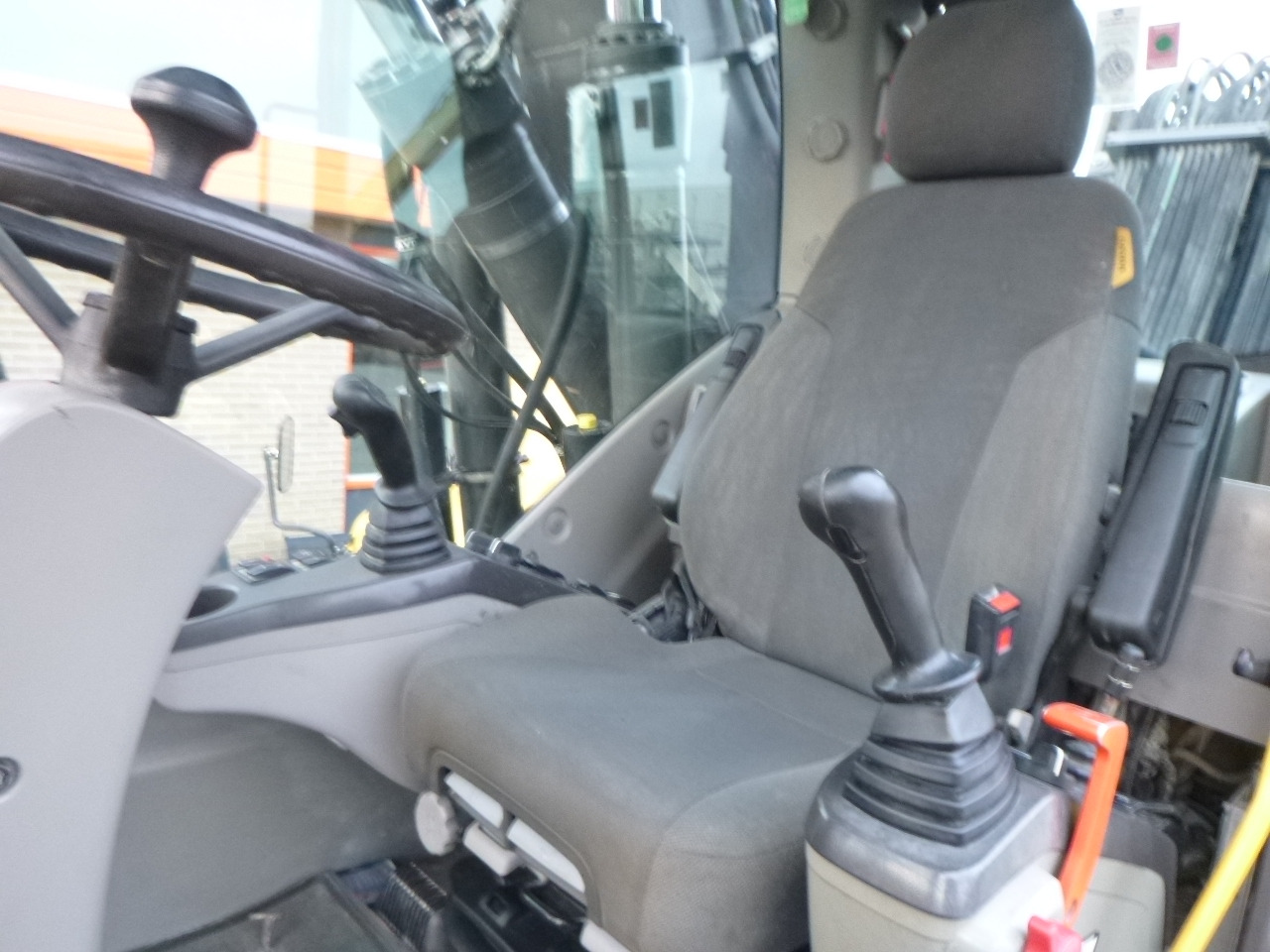 Wheel excavator VOLVO EW210D: picture 41