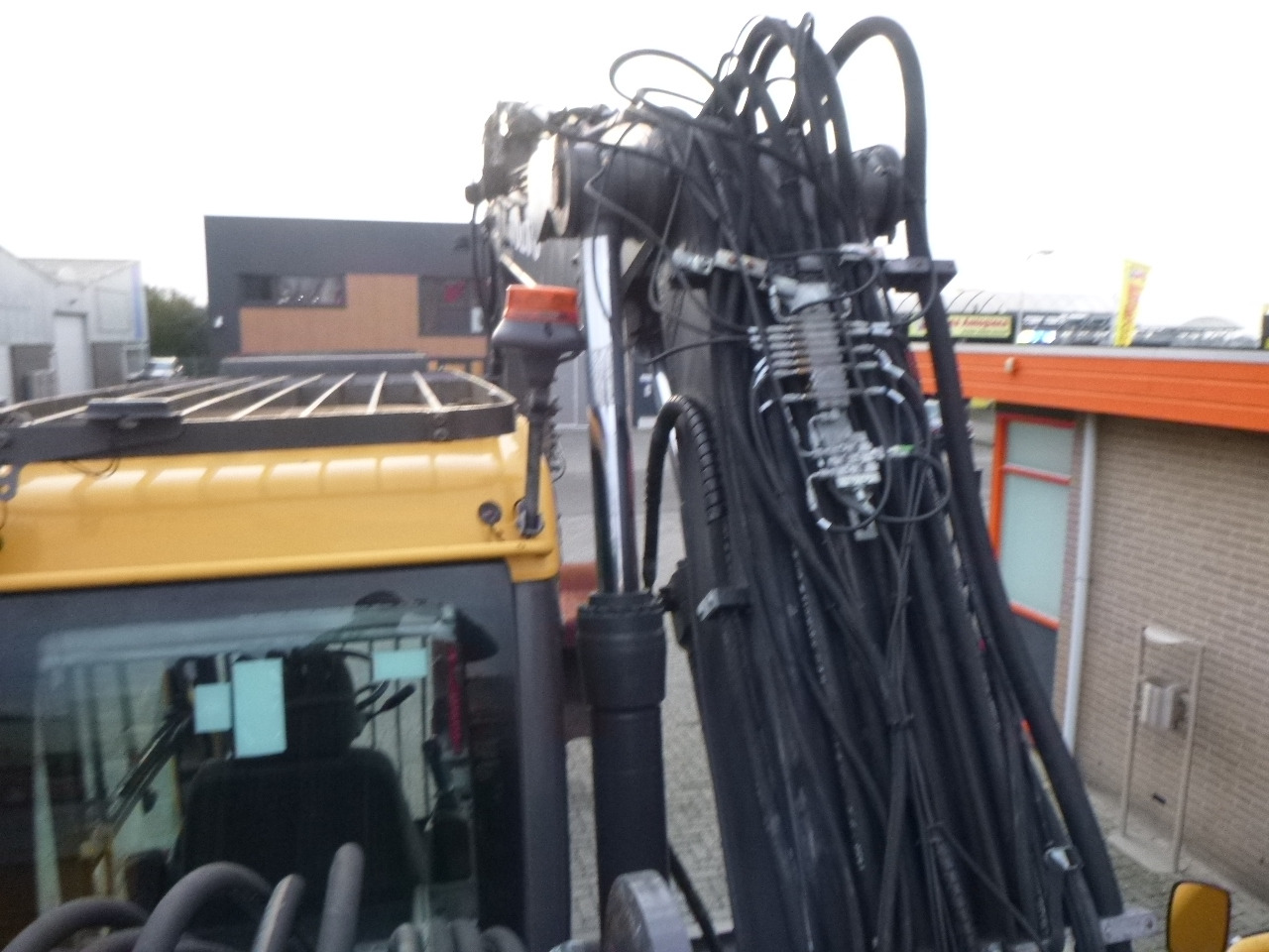 Wheel excavator VOLVO EW210D: picture 27