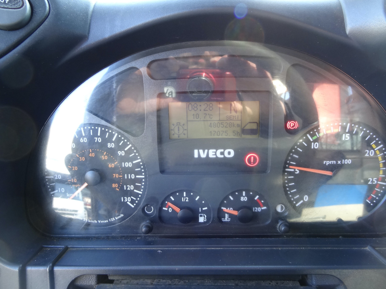 Iveco Trakker AD340T41 8X4 Kipper Kran Palfinger 23002 - Crane truck, Tipper: picture 3 Iveco Trakker AD340T41 8X4 Kipper Kran Palfinger 23002 - Crane truck, Tipper: picture 3