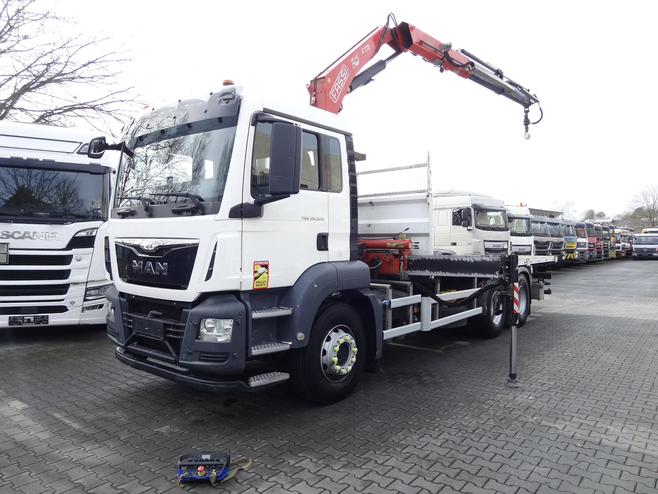 Crane truck, Dropside/ Flatbed truck MAN TGS 26.320 6X4 BB mit Kran Fassi F175: picture 13