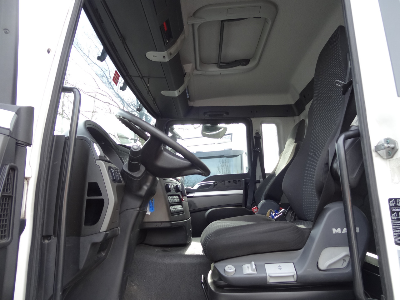 Crane truck, Dropside/ Flatbed truck MAN TGS 26.320 6X4 BB mit Kran Fassi F175: picture 6