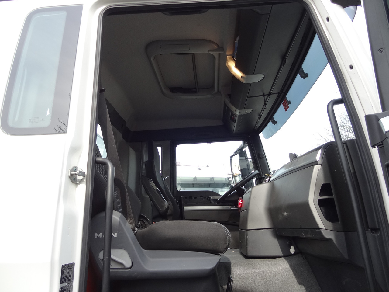 Crane truck, Dropside/ Flatbed truck MAN TGS 26.320 6X4 BB mit Kran Fassi F175: picture 7