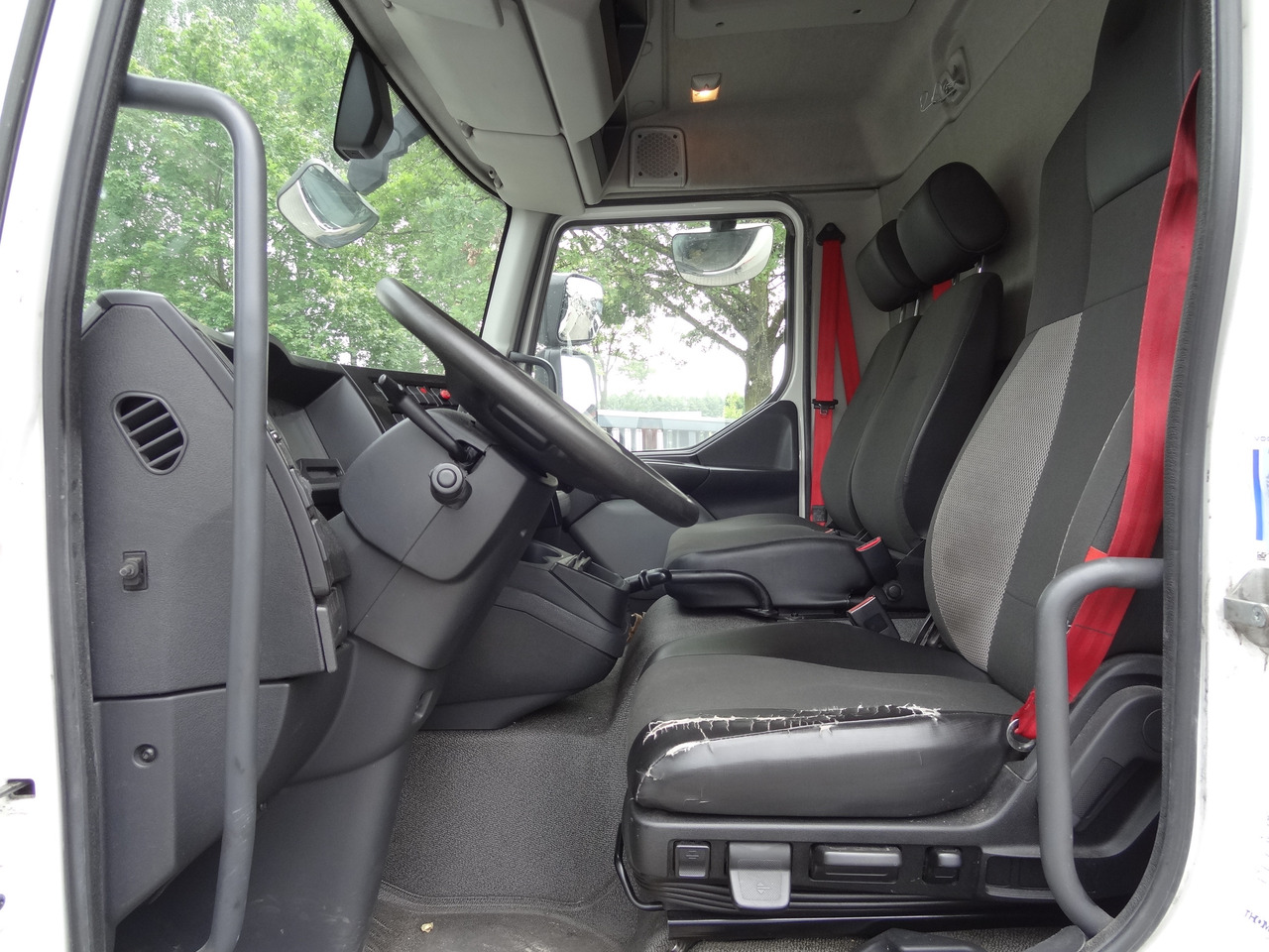 Box truck Renault D10.210 7m Koffer: picture 5 Box truck Renault D10.210 7m Koffer: picture 5