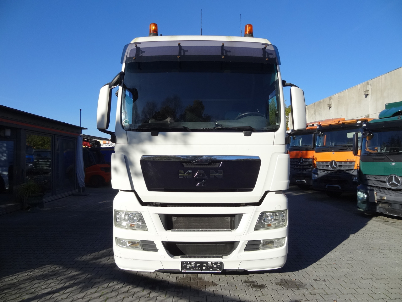 Lease a MAN TGX 33.480 6X4 Kran MKG 381 bis 20 Meter MAN TGX 33.480 6X4 Kran MKG 381 bis 20 Meter: picture 11 Lease a MAN TGX 33.480 6X4 Kran MKG 381 bis 20 Meter MAN TGX 33.480 6X4 Kran MKG 381 bis 20 Meter: picture 11