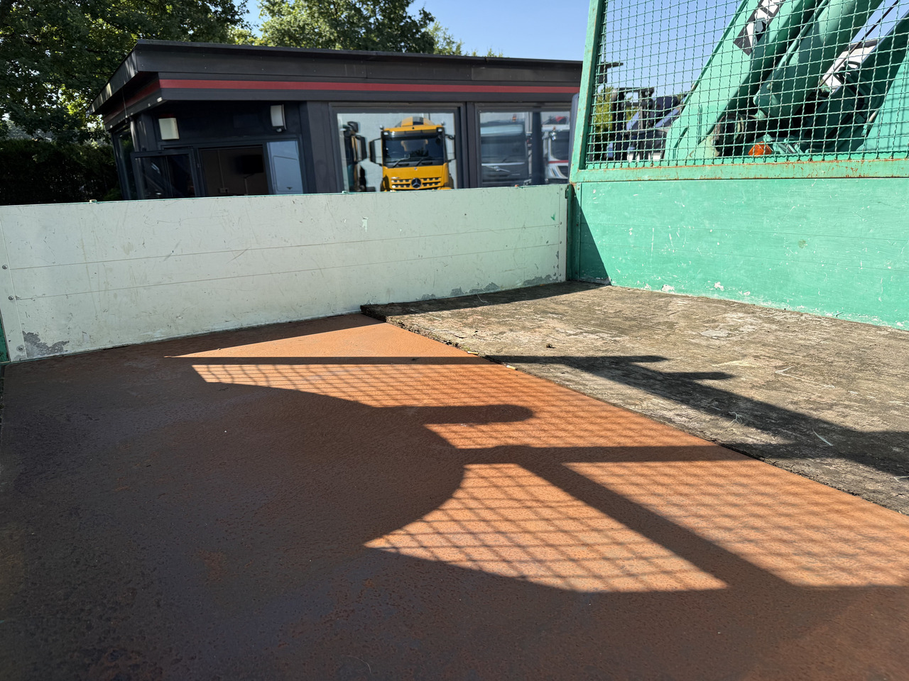 Volvo FM12 420 4X4 Kran MKG 300 bis 24 Meter - Crane truck: picture 2 Volvo FM12 420 4X4 Kran MKG 300 bis 24 Meter - Crane truck: picture 2