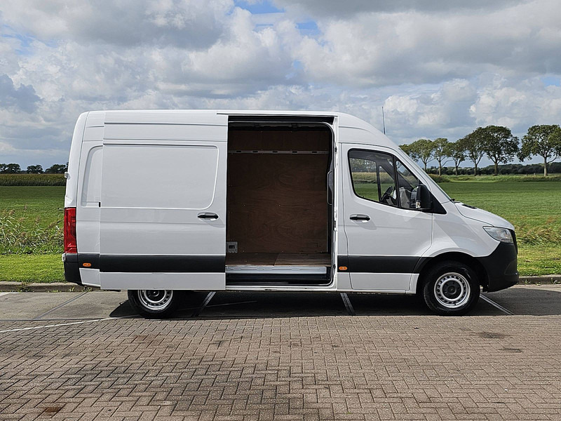 Small van Mercedes-Benz Sprinter 311 L2H2 RWD Mbux Euro6!: picture 11