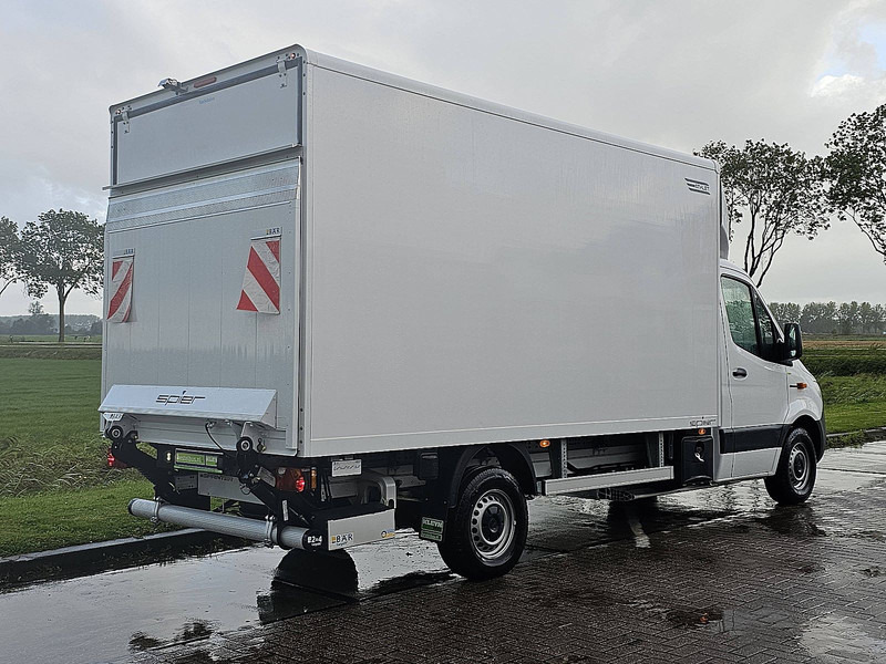 Mercedes-Benz eSprinter Bakwagen Laadklep! - Box van, Electric van: picture 3 Mercedes-Benz eSprinter Bakwagen Laadklep! - Box van, Electric van: picture 3